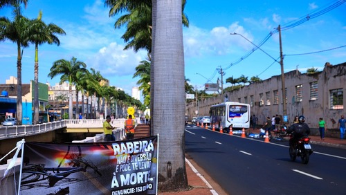 Ribeirão Preto regulamenta lei que proíbe prática de “rabeira” em veículos
