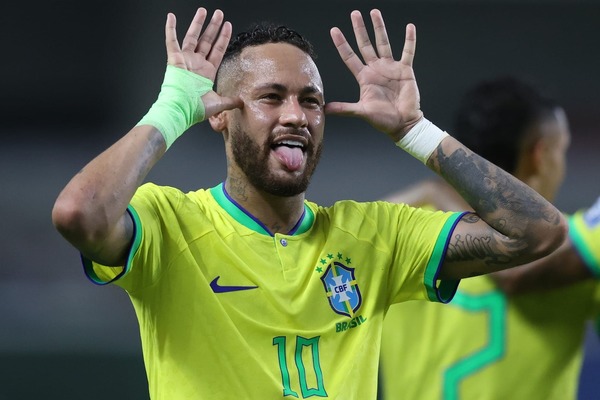 Neymar estaria em crise com a sogra e teria até mudado de casa