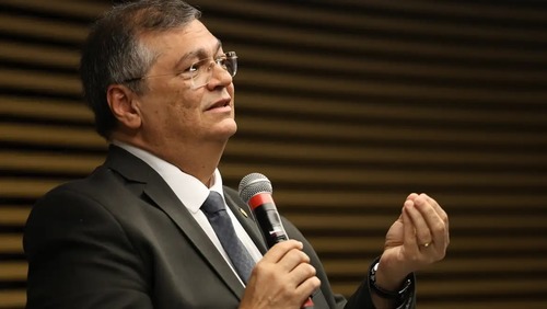 Dino determina que PF investigue conduta de Bolsonaro durante pandemia