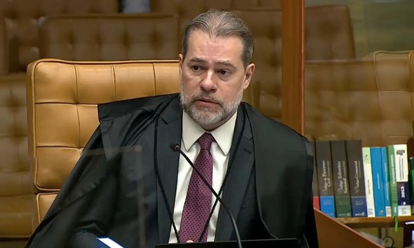 PEC da Blindagem: Dias Toffoli dá dez dias para Câmara se manifestar