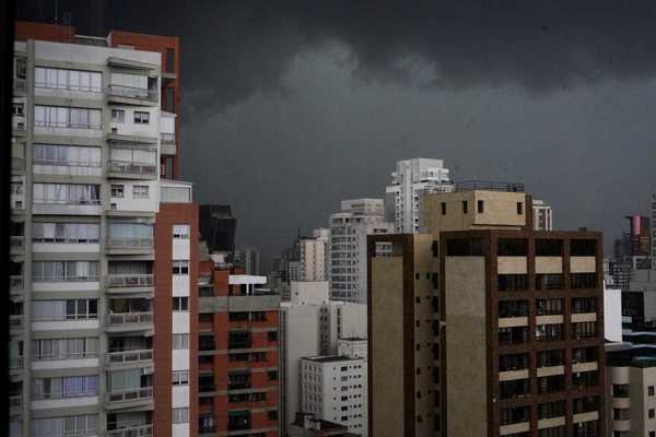 Chuvas em SP deixam 24 pessoas feridas e mais de 40 fora de casa, diz Defesa Civil