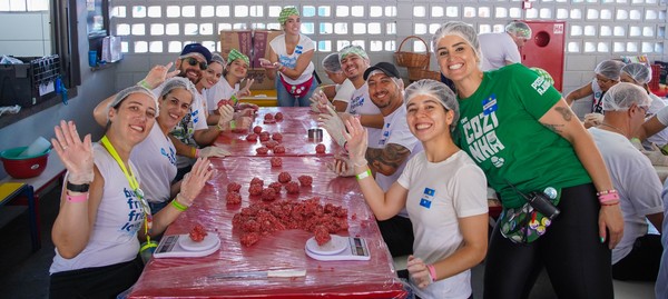 ‘Hamburgada do Bem’ abre inscrições para voluntários em Ribeirão Preto