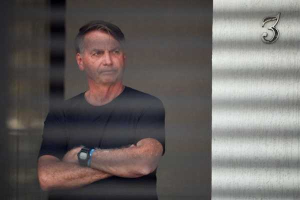 Defesa de Bolsonaro pede ao STF revogação de prisão domiciliar e outras cautelares