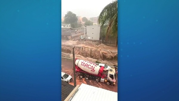 Adolescente morre após levar choque elétrico durante tempestade em Goiânia (GO)