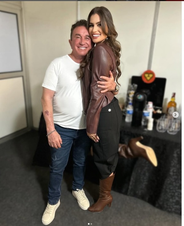 Esposa de Amado Batista assume ser ciumenta com o cantor