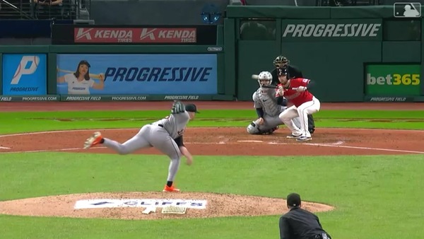 Vídeo: jogador de beisebol leva bolada a 160km/h e sofre fraturas no rosto
