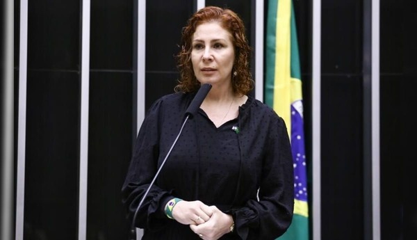 Defesa de Zambelli luta contra cassação no Brasil: "Estamos lutando por ela"