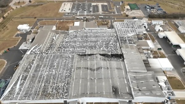 Trabalhadores da Toyota aprovam layoff após temporal destruir fábrica no interior de SP