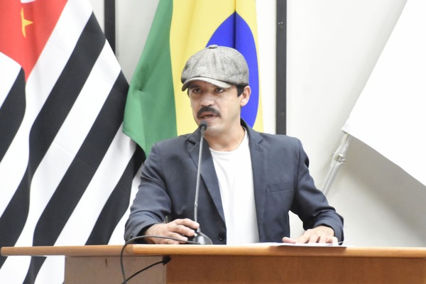 Um dia após acidente de trânsito, vereador Bigodini apresenta atestado e não participa de sessão da Câmara