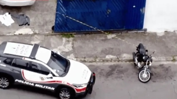 Homem reage a assalto e criminoso morre com a própria arma em SP