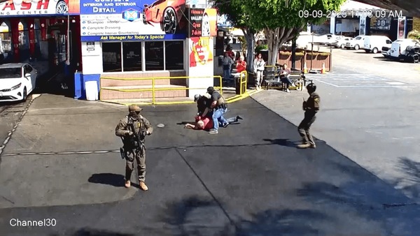 Vídeo: imigrante agredido por agentes cobra indenização milionária dos EUA