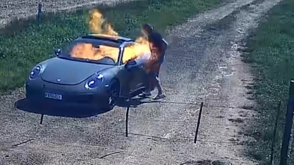 Homem que alegou sequestro é flagrado incendiando o próprio Porsche no Paraná