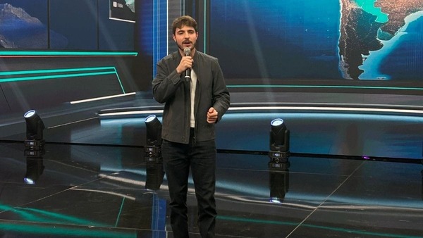 Filho de Gugu, João Liberato se emociona ao lembrar do pai: "Quero seguir os passos dele"