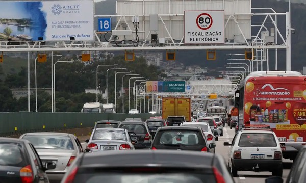 Carro é o principal meio de transporte para o trabalho, diz Censo