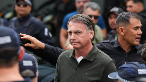 Defesa de Bolsonaro alega piora em soluços e pede a Moraes autorização de visita médica