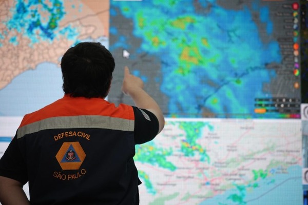 Defesa Civil alerta: nova frente fria traz risco de chuva forte, ventania e granizo em SP