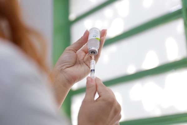 Ribeirão Preto realiza Dia D de Multivacinação neste sábado com foco principal em crianças e adolescentes
