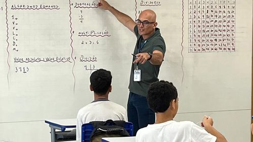 Desafio dos professores é chamar atenção dos estudantes durante aulas