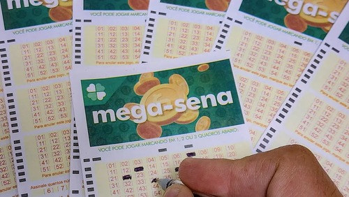 Mega-Sena acumula e prêmio principal vai para R$ 40 milhões