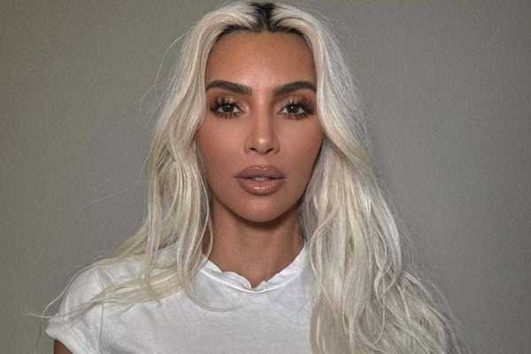 Kim Kardashian lança calcinhas com pelos pubianos falsos: veja preços