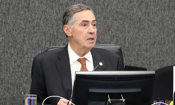 Aposentadoria de Barroso é publicada no Diário Oficial