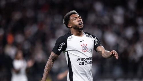 Corinthians pune Martínez por faltas durante a Data-Fifa