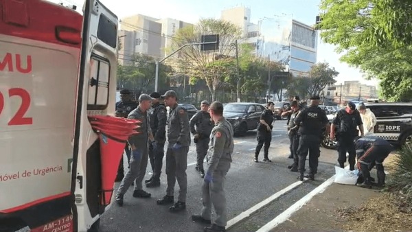 Policial aposentado reage a assalto e atira em adolescente em SP