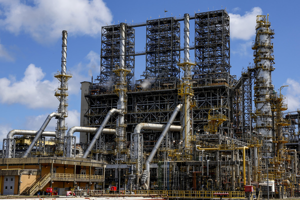 Petrobras anuncia nova redução no preço da gasolina a partir desta terça (21)