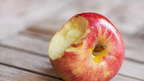 Maçã é bom pra quê? Fruta blinda o coração e ajuda a emagrecer