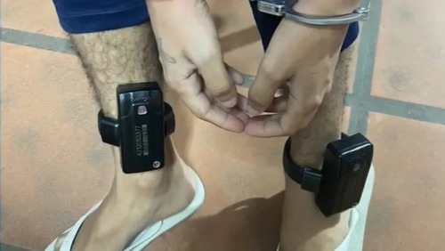 Homem é preso em Porto Alegre com duas tornozeleiras eletrônicas