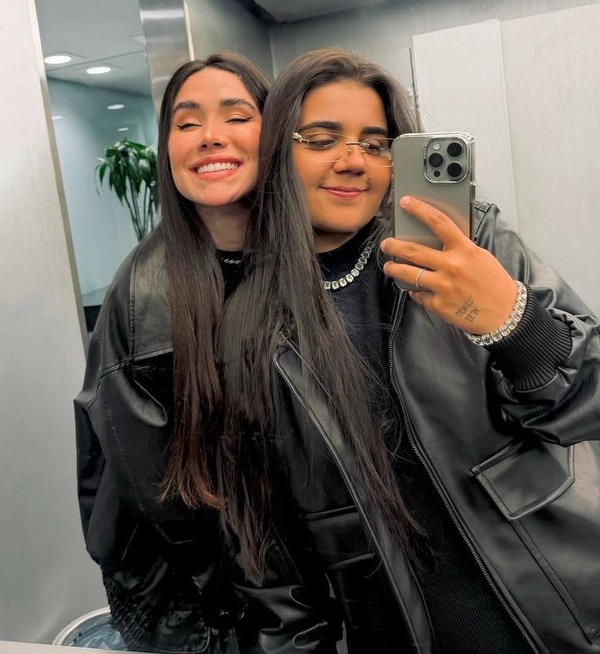 Yasmin Santos anuncia fim do noivado com Maria Venture