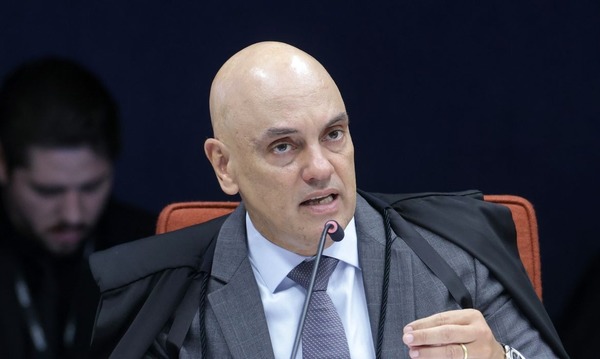 Moraes proíbe visita de presidente do PL a Bolsonaro