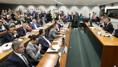 Conselho de Ética arquiva representação contra Eduardo Bolsonaro