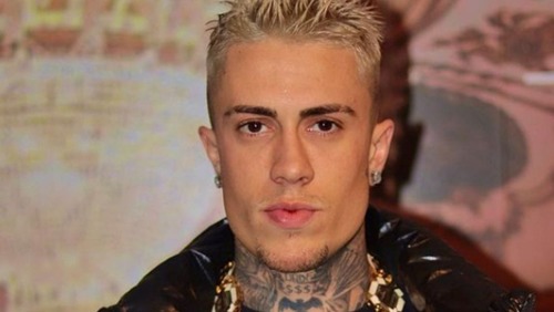 Mc Daniel manda textão sobre a ex para Leo Dias, que responde: "Fazendo o meu trabalho"