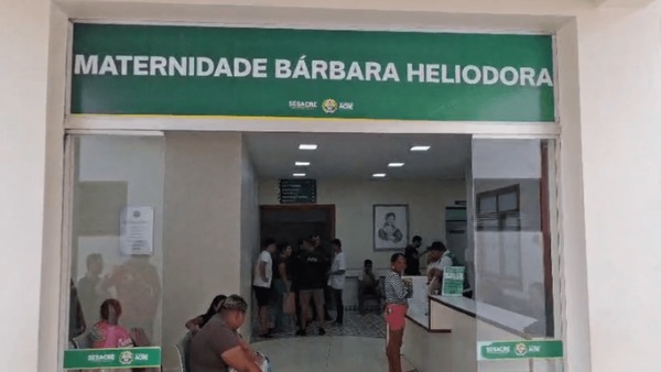 Bebê chora durante sepultamento após ser dado como morto em maternidade do Acre