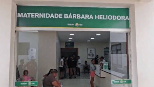 Bebê chora durante sepultamento após ser dado como morto em maternidade do Acre