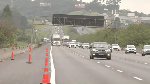 Criminoso morre após troca tiros em tentativa de assalto na Rodovia dos Imigrantes (SP)