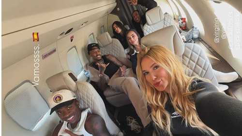 Virginia e Vini Jr. posam em primeira foto durante viagem com amigos