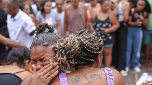 Mães de mortos questionam operação no Rio: “Arrancaram o braço dele"