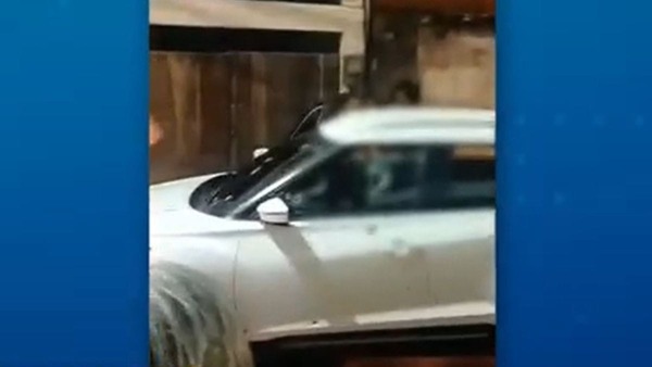 Mãe e filha são fuziladas dentro de carro em Jacarepagua, no Rio de Janeiro