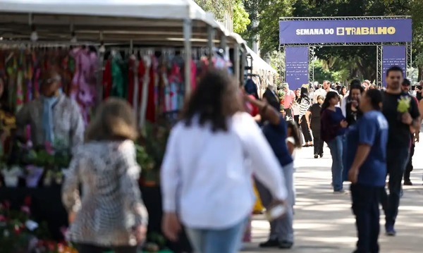 Desemprego no trimestre cai para menor taxa da série histórica