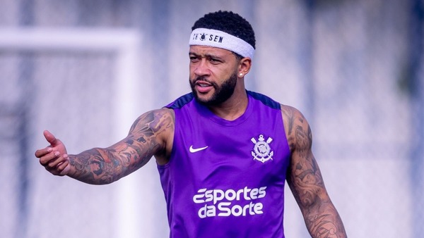 Influenciadora diz estar grávida de Memphis Depay e expõe craque: "Ele ignora mensagens"