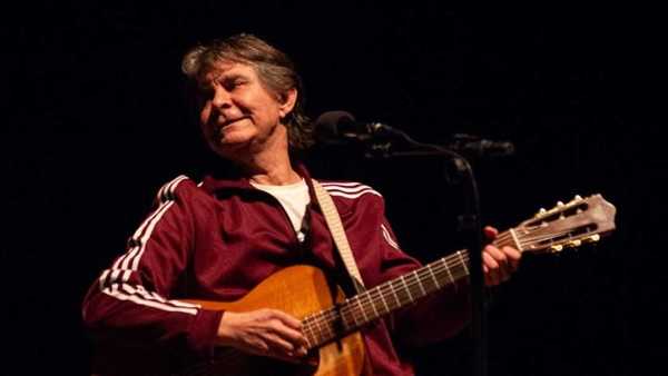 Lô Borges celebrou 50 anos do 'Clube da Esquina' na Band; relembre