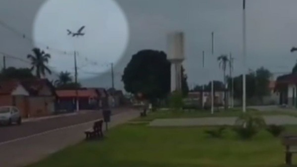 Vídeo: Avião de pequeno porte cai na zona rural de Tocantins e deixa uma pessoa morta