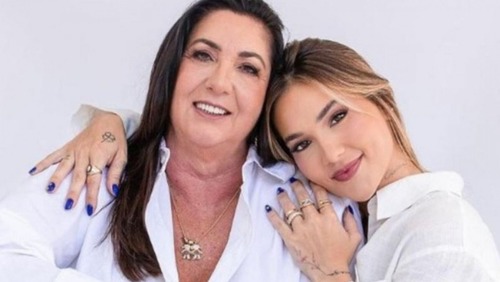 Mãe de Virginia sai em defesa da filha após críticas por namoro com Vini Jr: "Me poupe"