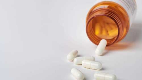 Adolescentes passam mal após ingerir remédios controlados em escola de SP