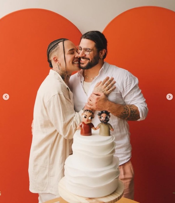 Gloria Groove se casa com Pedro Lopes após 11 anos de relacionamento