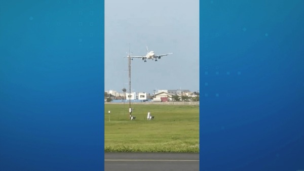 Vídeo: sob ventos fortes, avião faz ‘pouso-caranguejo’ em SC