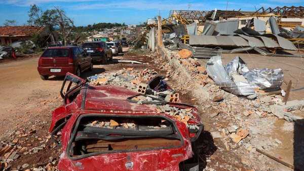 90% da cidade de Rio Bonito do Iguaçu (PR) foi destruída por tornado, diz Defesa Civil