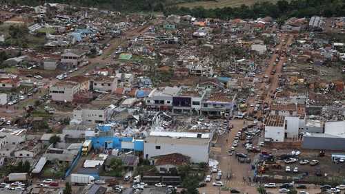 Ministério libera R$ 15 mi para reconstrução de escola e ginásio afetados por tornado no PR